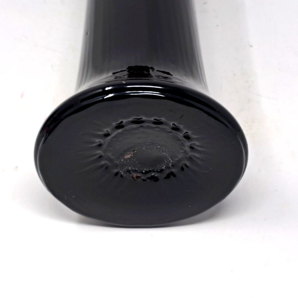 Amythist Glass Vase With Ruffled Edge - Picture 4 of 4